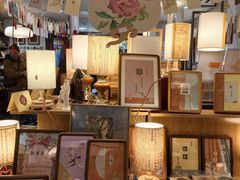-邊城書店