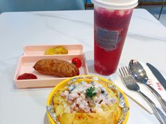 红心火龙果奶盖格瓦斯-库滋明·俄罗斯特色美食(中央大街店)