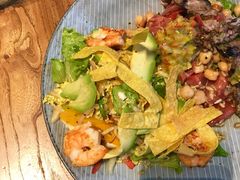 鲜虾牛油果沙拉-Moka Bros 摩卡站(西单大悦城店)