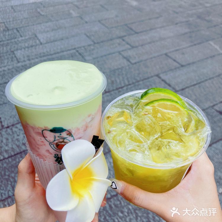 🥥有鸡蛋fafa的东南亚奶茶，开来步行街啦！