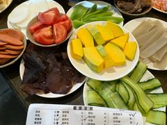 -渝嘴小老弟老火锅(华新村店)