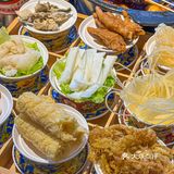 太满足了!串串爱吃什么拿什么,拿了满满一筐都不够吃!