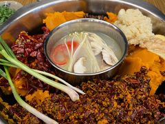 鸳鸯锅-周幺妹重庆老火锅(银泰城总店)