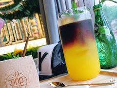 -ZING COFFEE 镜咖啡