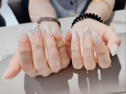 -丽心自助美甲美睫