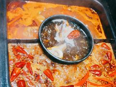 -老牌坊云南鱼豆花火锅(哈西万达店)