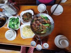 -临江餐馆二楼美食部落