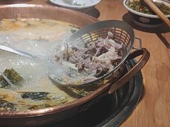 -洱火云南酸菜牛肉火锅(石景山当代商城店)