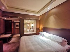 -昆明中心皇冠假日酒店