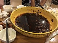 -休记光头香辣蟹干锅(绵竹店)