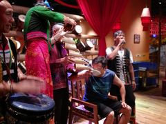 -老滇山寨•云南特色菜•地方菜•民族风情歌舞表演(金碧店)