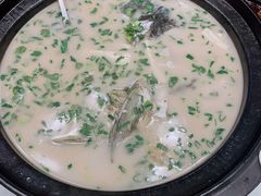 七宝特级鱼头汤-阿婆农家菜(车墩店)