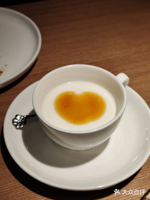初花·日本料理焦糖牛奶冻图片