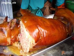 每天中午新鲜屠宰的猪猪-Warung Babi Guling Ibu Oka 3