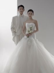 -至臻微拉婚纱摄影