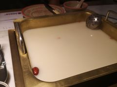 -尚尚仙·酸汤猪手·猪肚鸡火锅(华联万柳购物中心店)