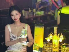 -喜鹊音乐酒馆(西街店)
