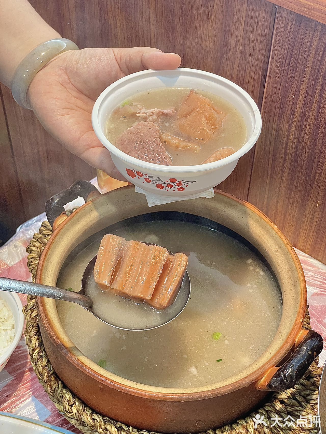 妈耶！江汉路这家苍蝇馆子太太太好吃了吧！