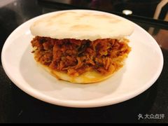 -莘城学校羽毛球馆