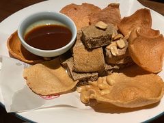 油炸臭豆腐-弄堂里·寻味杭州(湖滨银泰in77C区店)