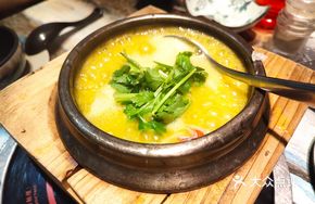 Signature Stone Pot Shark Fin and Pork Ribs