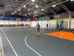 -洛克公园·篮球·足球·羽毛球(莘庄店)