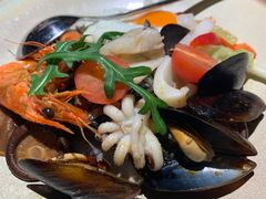 缤纷墨鱼汁海鲜意面-囧吉香生蚝牛排馆(湖北路店)