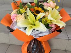 -何兮花店·气球派对鲜花店(马桥银春路万科城店)