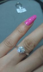 Kaoru的闪闪惹人爱-威德钻石-克拉钻大本营(南京东路店)