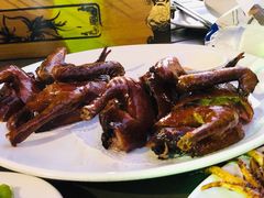 脆皮乳鸽-鹏天阁酒楼·海鲜(红旗店)