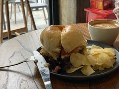 牛肉汉堡-明谦·Coffee&Cocktail Bar(美您公园店)