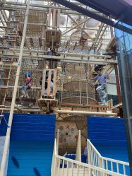 -PIPIKINGDOM皮皮王国欢乐号(欢乐海岸购物中心店)