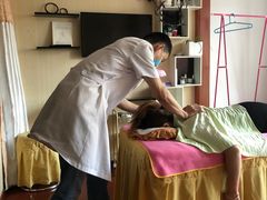 -初心正骨艾灸养生馆