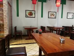大堂-石头门坎