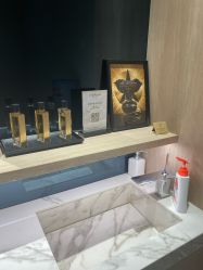 -法国娇兰精品店