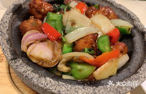 Stone Pot Chicken with Golden Herb