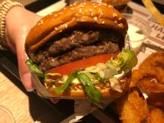 -The Habit Burger Grill 哈比特汉堡(复兴soho店)