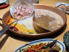 -洱火云南酸菜牛肉火锅(石景山当代商城店)