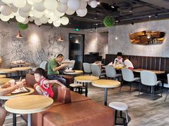 用餐区-肯德基(东四南大街店)