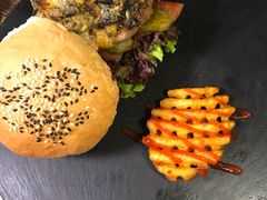 -HIGH FIVE哈福手工汉堡(桂林路店)