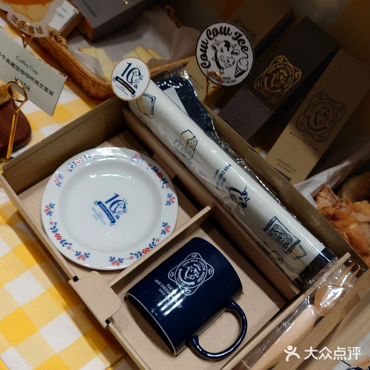 LeTAO同一家的新店，有各种牛奶芝士的冬天