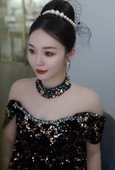 -艾米丽婚纱礼服