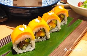 Mango Salmon Rolls