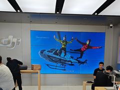 -DJI大疆(深圳华强北曼哈授权体验店)