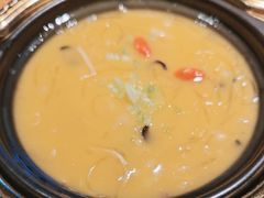 老母鸡扛枪-解家河南菜(金水路店)