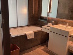 -深圳国际会展中心希尔顿酒店(前海华发冰雪世界店)