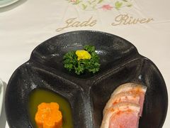 烟熏肘子-白天鹅宾馆-玉堂春暖餐厅