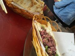 -秦小龙驴肉火烧馆