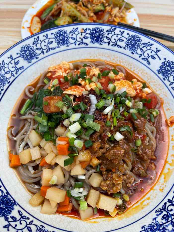 庆阳饸饹面-"[薄荷]环境: 小店紧挨六号大院北门,属."-大众点评移动版