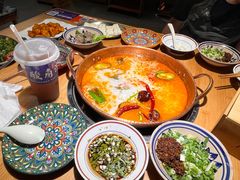 -洱火云南酸菜牛肉火锅(石景山当代商城店)